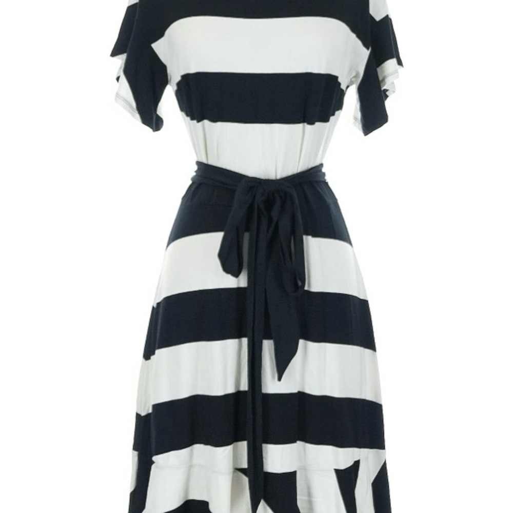 LOFT Black and White Fit and Flare/ Flutter Sleeve Dress Size 6